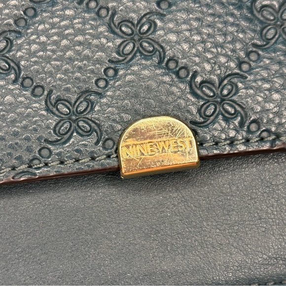 Nine West Green Crossbody Clutch Purse - Picture 6 of 6